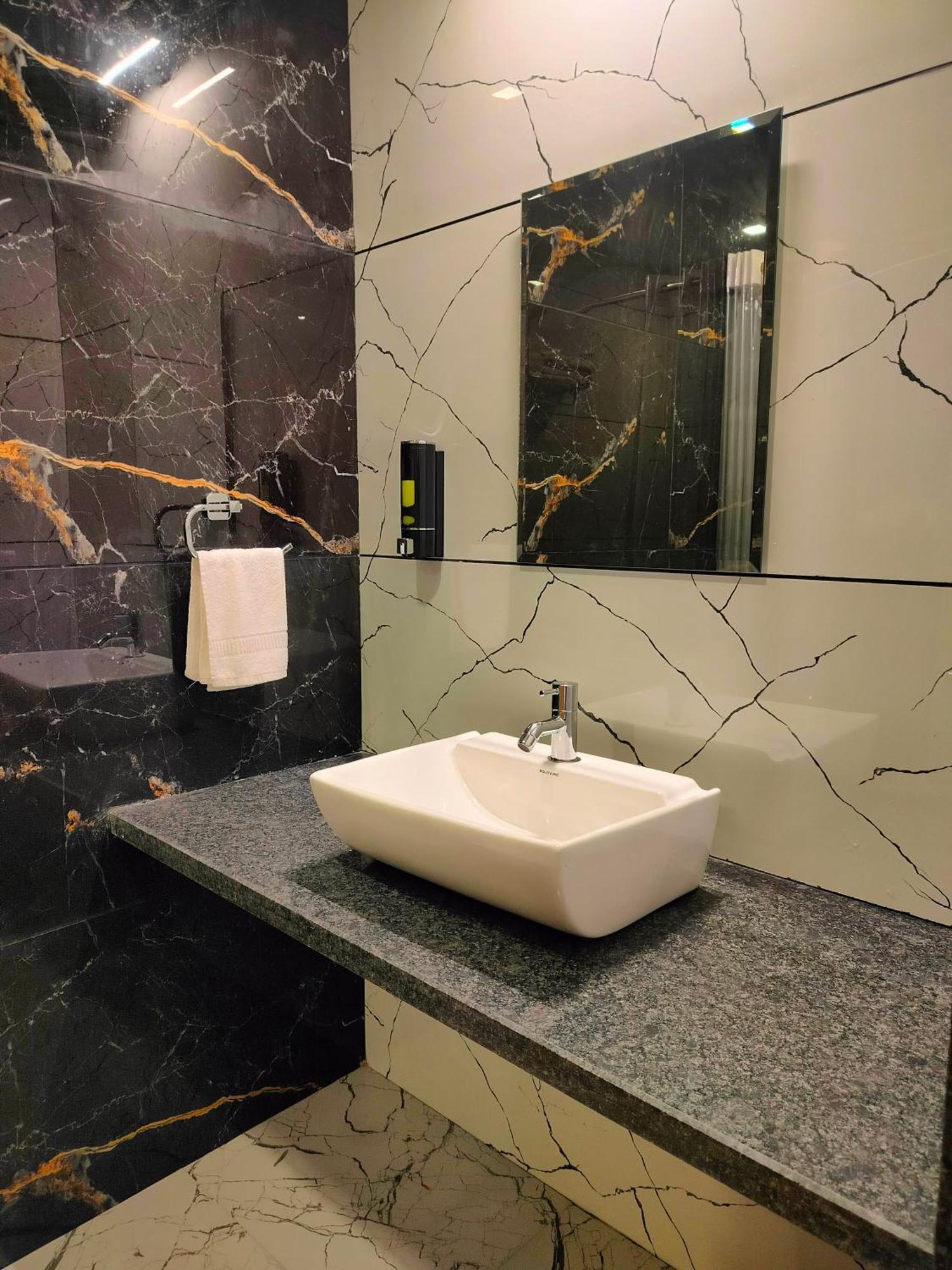 Onella Regency Hotell Panchgani Exteriör bild